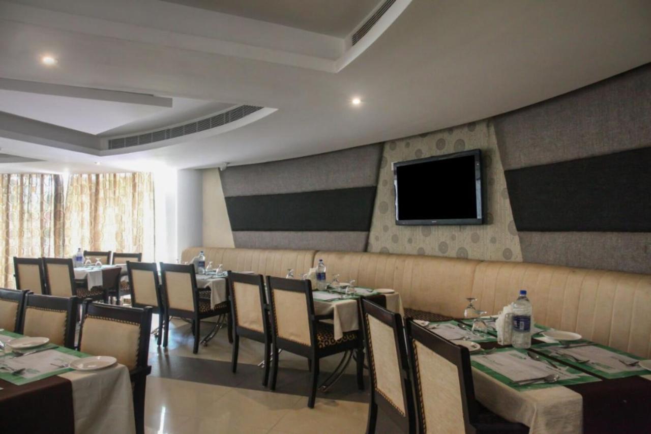Fabhotel White Dammar Thiruvananthapuram Ngoại thất bức ảnh